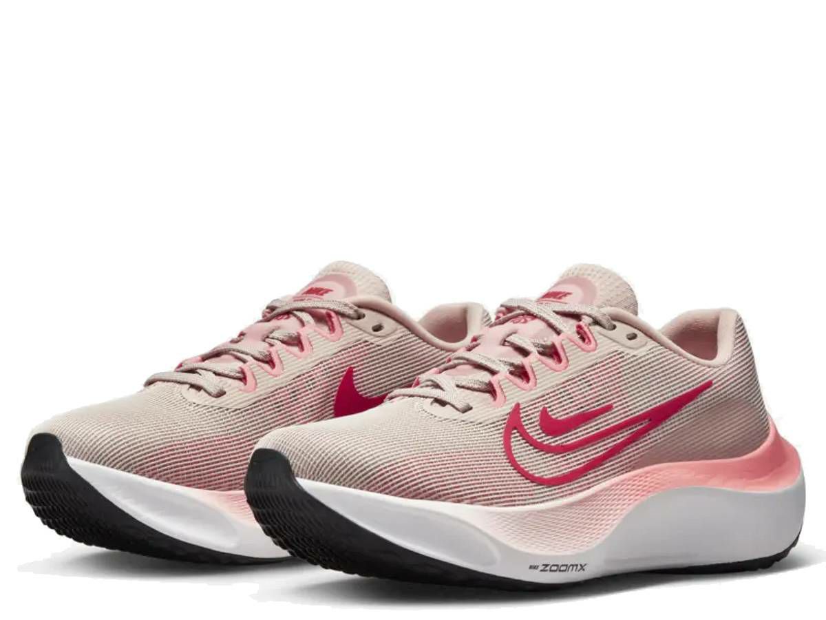 NIKE ウィメンズ　ズームフライ5 ピンクオックスフォード ヨドバシ.com - ナイキ NIKE ウィメンズ ズーム フライ 5 DM8974