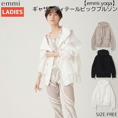 エミ emmi emmi yoga ギャザーディテールビックブルゾン レディース ホワイト ブラック ピンク カジュアル ウェア アウター フード付き  リフレクター ランニング 14WFC234216 アウトレット セール | スポーツマリオ公式通販サイト