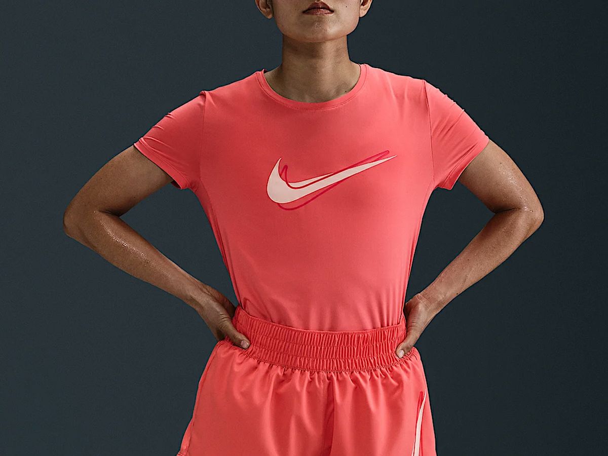 Nike DRI-FIT オレンジ ストライプ Tシャツ ナイキ（NIKE）（メンズ）AS ドライフィット フィットネス T